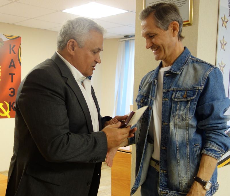 GHJHJ1
