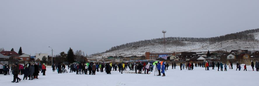 Много народу